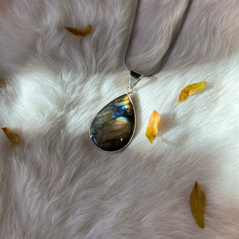 AA Labradorite Necklace "Ava"