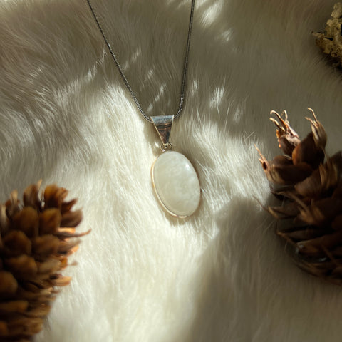 Rainbow Moonstone Necklace "Marceline"