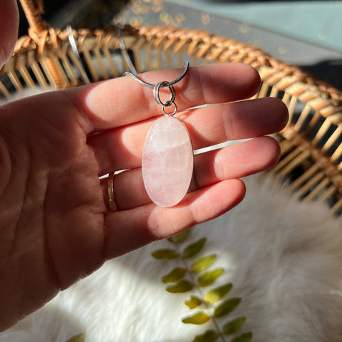 Rose Quartz Necklace "Sierra"