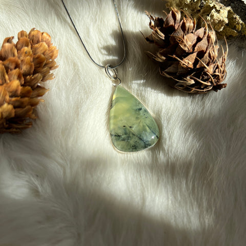 Prehnite Necklace "Billie"