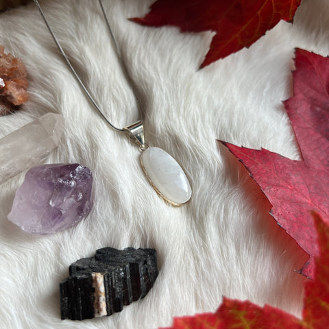 Rainbow Moonstone Necklace "Stephanie"