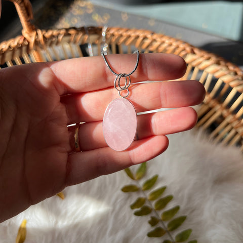 Rose Quartz Necklace "Agnes"