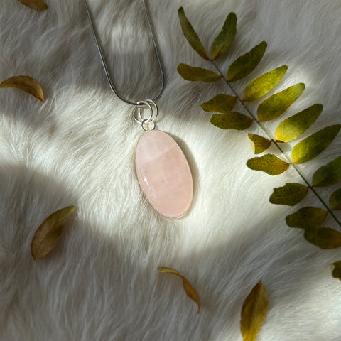 Rose Quartz Necklace "Sierra"