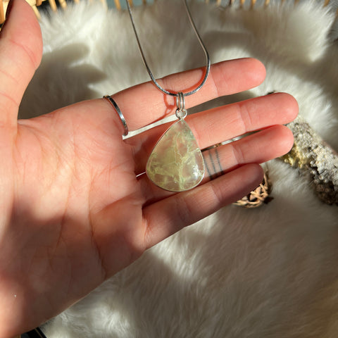 Prehnite Necklace "Amber"