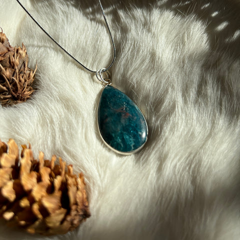 Blue Apatite Necklace "Grace"