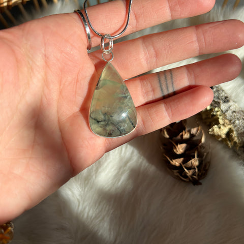 Prehnite Necklace "Billie"