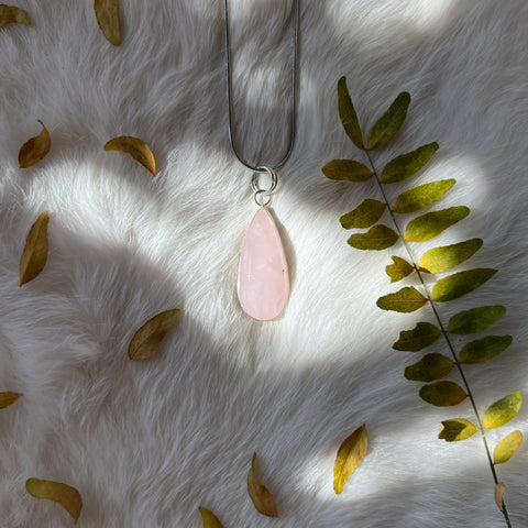 Rose Quartz Necklace "Irene"