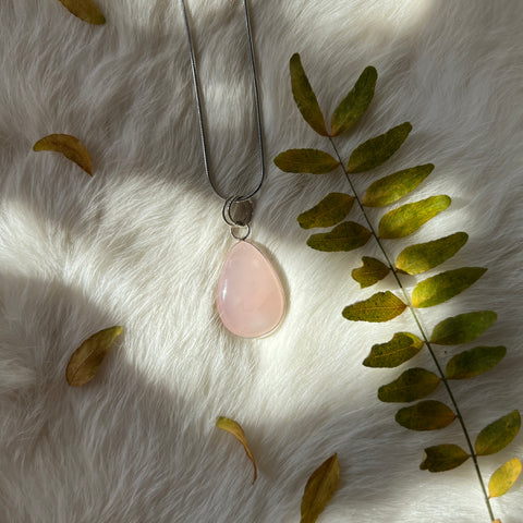 Rose Quartz Necklace "Elsie"