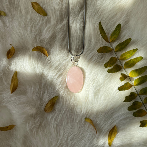 Rose Quartz Necklace "Agnes"