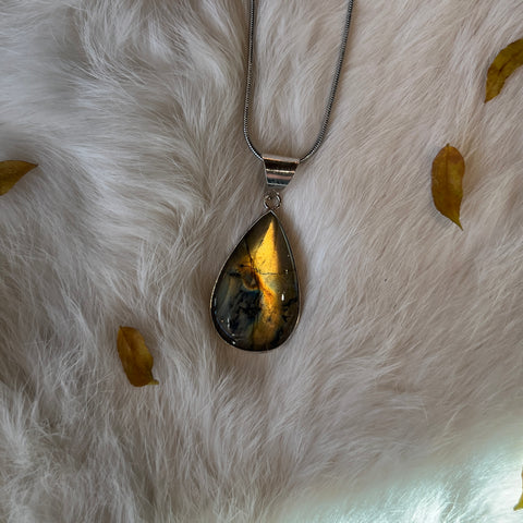 AA Labradorite Necklace "Jacqueline"