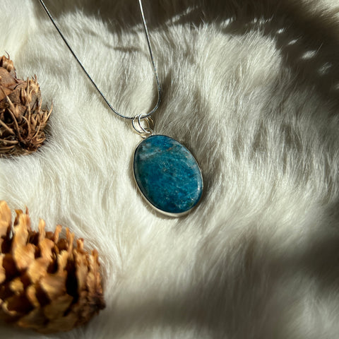 Blue Apatite Necklace "Myrna"