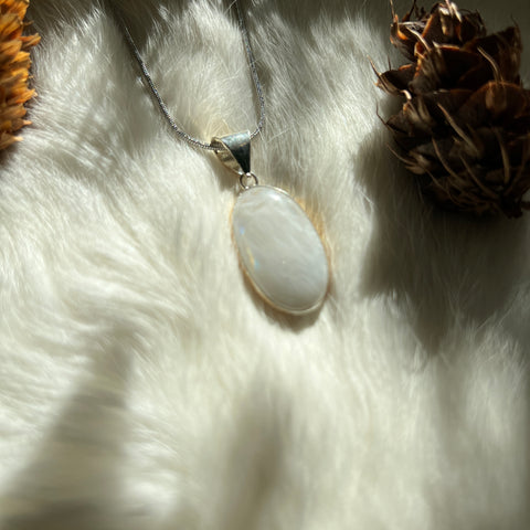 Rainbow Moonstone Necklace "Jackie"