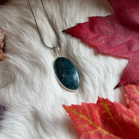 Blue Apatite Necklace "Joyce"