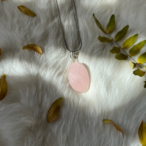 Rose Quartz Necklace "Agnes"