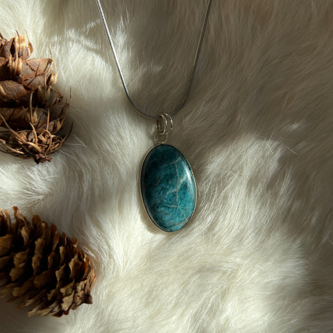 Blue Apatite Necklace "Natasha"