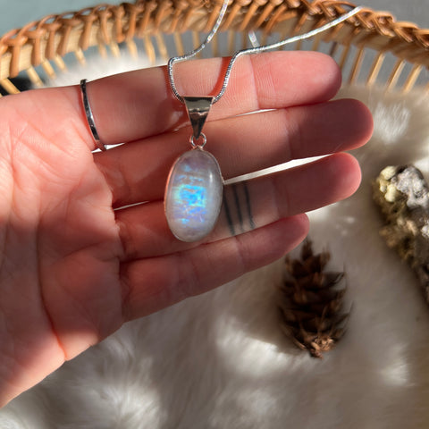 Rainbow Moonstone Necklace "Joan"