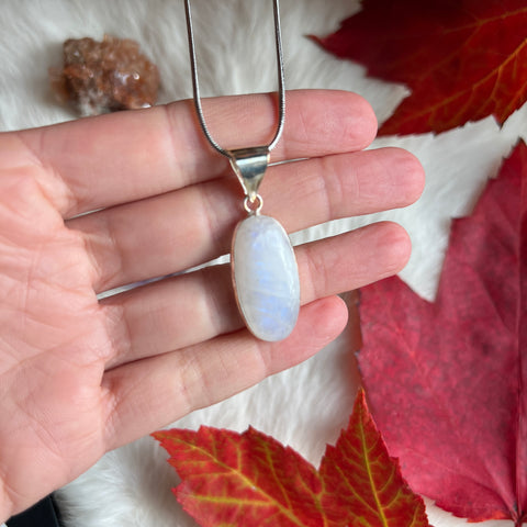 Rainbow Moonstone Necklace "Stephanie"