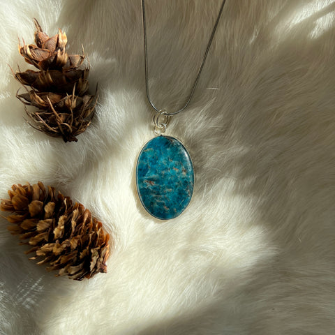 Blue Apatite Necklace "Vivian"