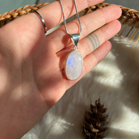 Rainbow Moonstone Necklace "Lorna"