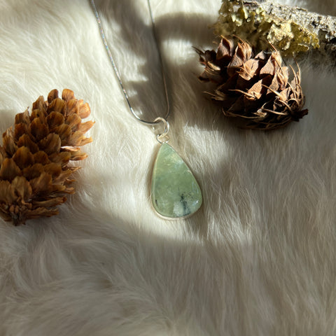 Prehnite Necklace "Tabitha"