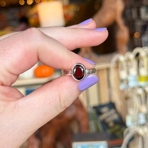 Garnet Ring "Alexandra" - Size 10