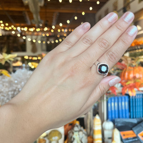 Garnet Ring "Scarlett" - Size 8