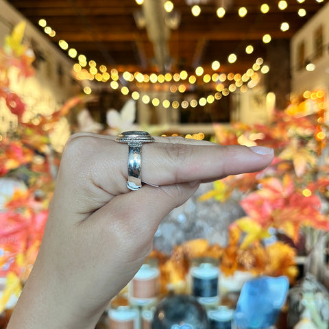 Labradorite Ring "Mia" - Size 8