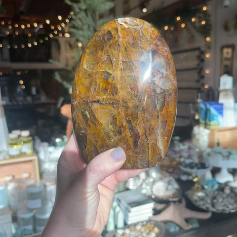 Golden Healer Quartz "Maggie"