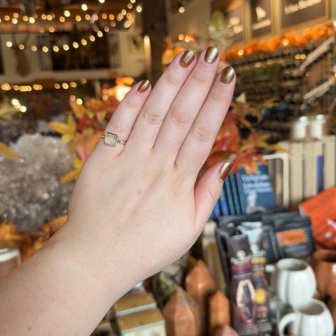 Prehnite Ring "Carlita" - Size 6.5