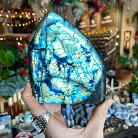 Ravenstone Crystals Labradorite "Aubrey"