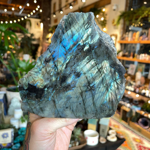 Ravenstone Crystals Labradorite "Martin"