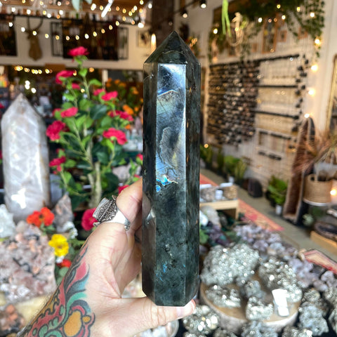 Ravenstone Crystals Labradorite "Melissa"