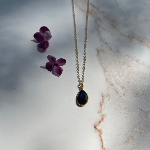 Ravenstone Sapphire The Gem Necklace