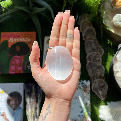 VS Selenite Palm Stone